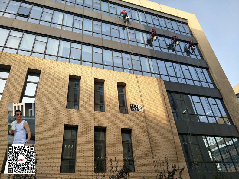 208.jpg